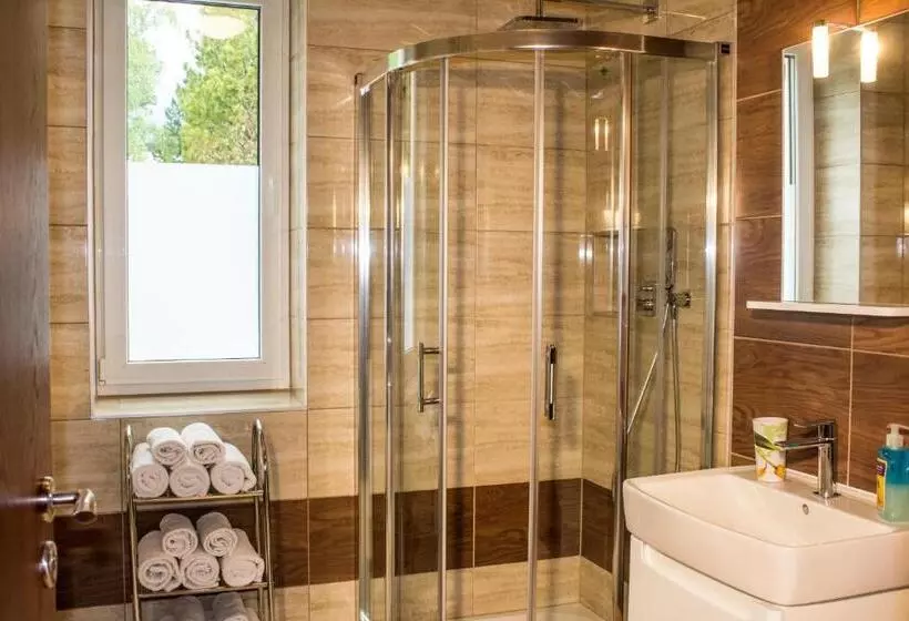 سوییت لوکس, Apartmány Renomal