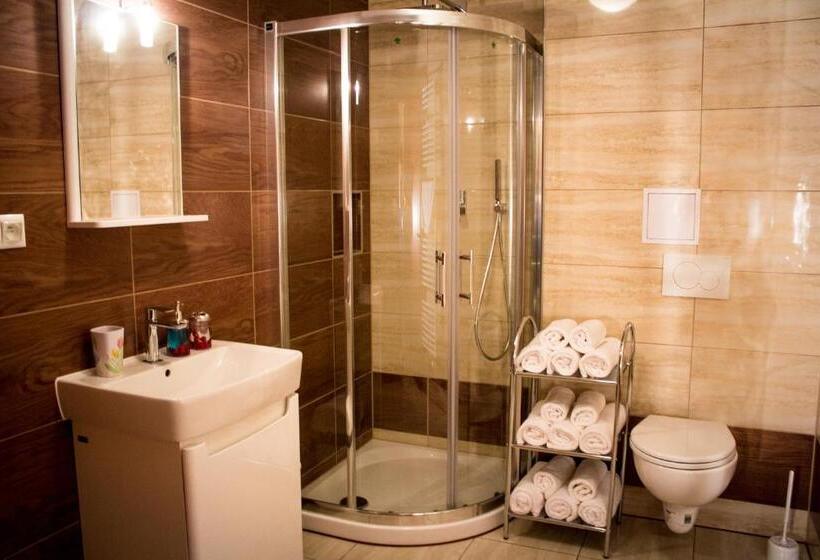 Семейное Студио, Apartmány Renomal