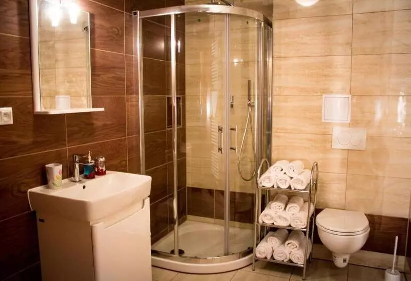 استودیو خانوادگی, Apartmány Renomal