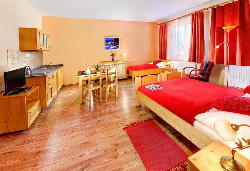 סטודיו משפחתי, Apartmány Renomal