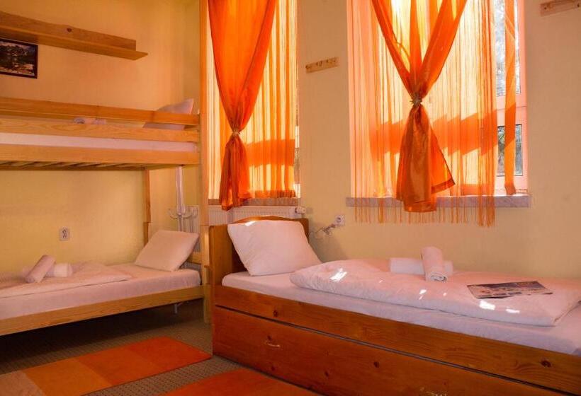 חדר אקונומי לארבעה, Apartmány Renomal