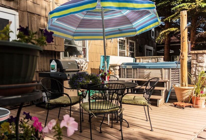 חדר משפחתי חדר אמבטיה משותף, Frisco Lodge