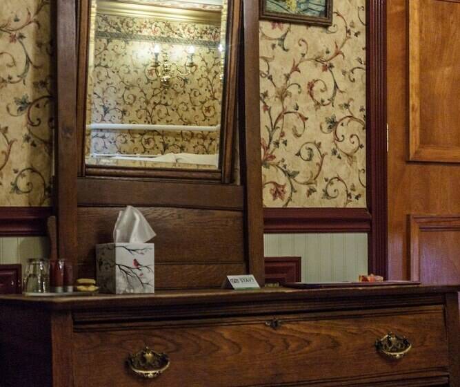 חדר משפחתי חדר אמבטיה משותף, Frisco Lodge