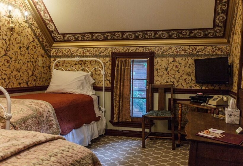 חדר משפחתי חדר אמבטיה משותף, Frisco Lodge