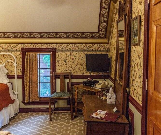 חדר משפחתי חדר אמבטיה משותף, Frisco Lodge