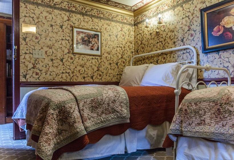 חדר משפחתי חדר אמבטיה משותף, Frisco Lodge