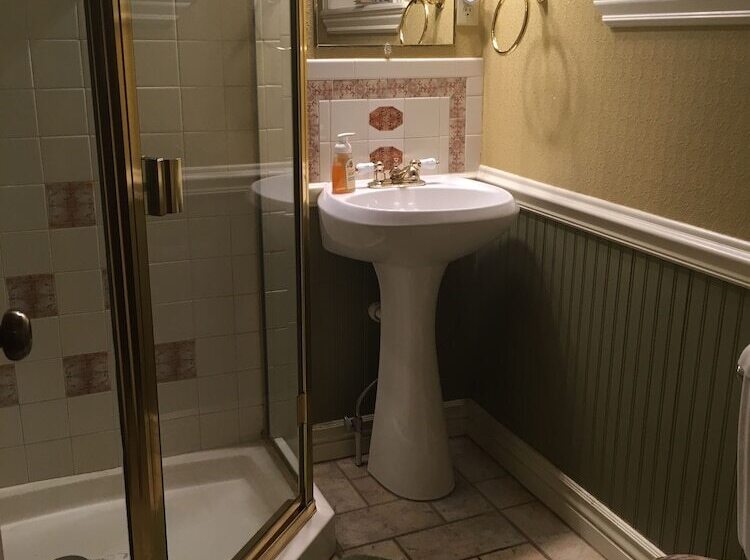 חדר בסיסי מיטה זוגית, Frisco Lodge