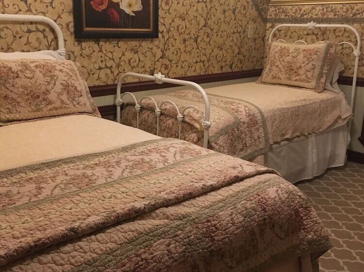 חדר משפחתי חדר אמבטיה משותף, Frisco Lodge