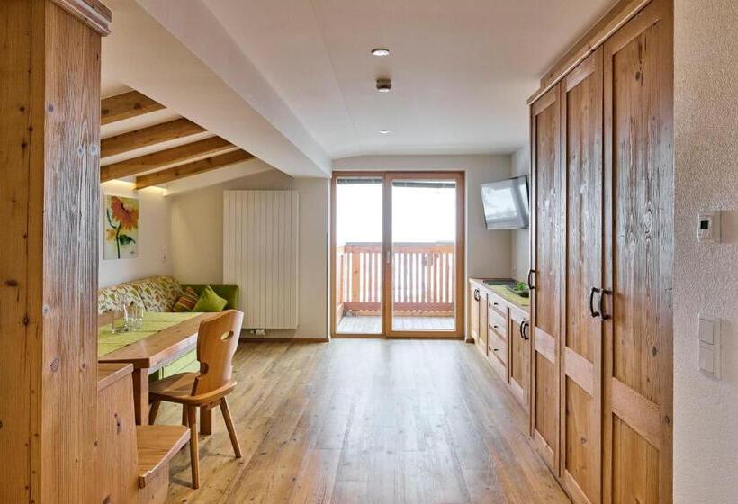 جناح, Pension Widderstein