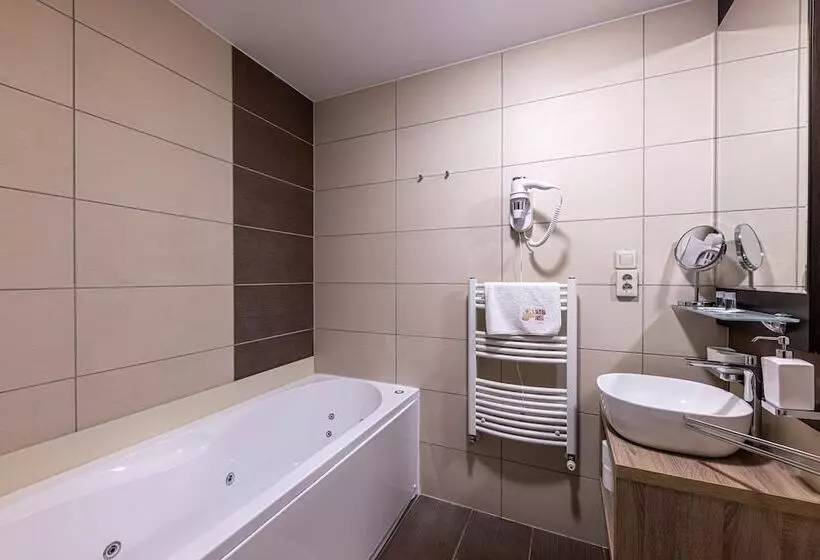 آپارتمان 1 خوابه, Bazilika Alatt Panzió