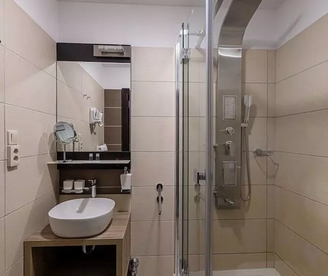 اتاق استاندارد, Bazilika Alatt Panzió
