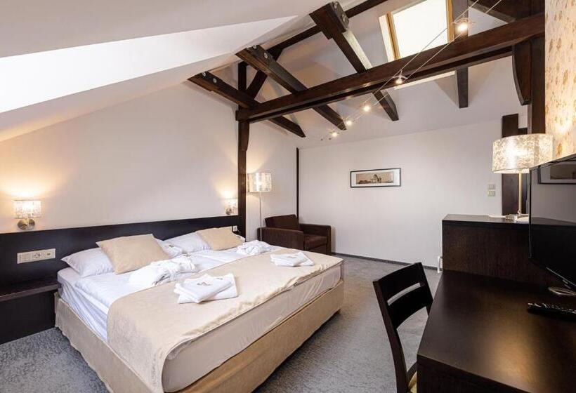 デラックスルーム, Bazilika Alatt Panzió