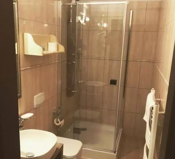 اتاق استاندارد, Bazilika Alatt Panzió