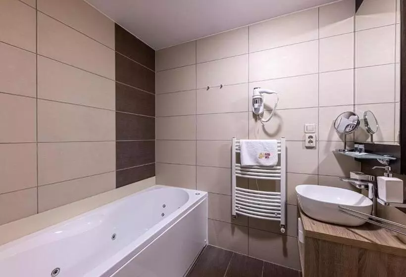 آپارتمان 1 خوابه, Bazilika Alatt Panzió