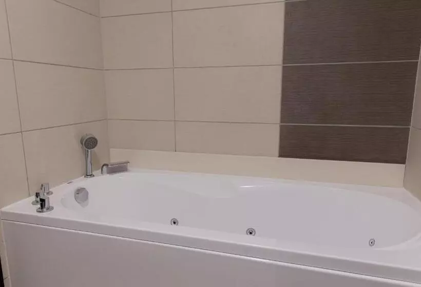 آپارتمان 1 خوابه, Bazilika Alatt Panzió