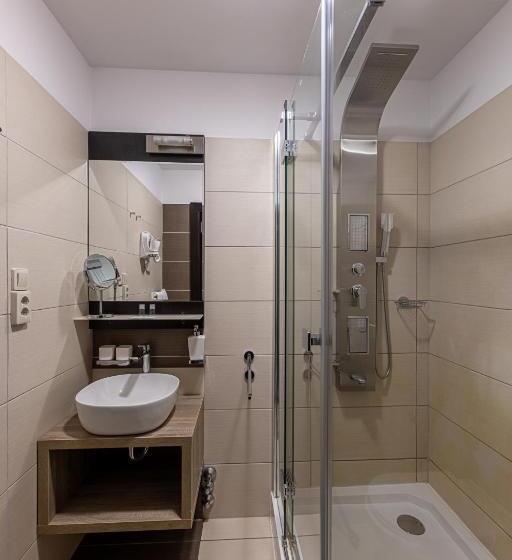 Номер Deluxe Кровать Кинг, Bazilika Alatt Panzió