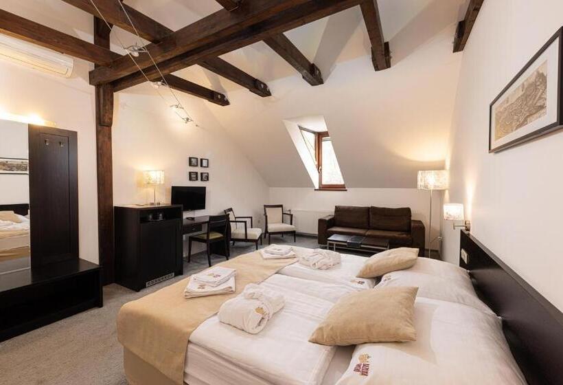 キングサイズベッドのデラックスルーム, Bazilika Alatt Panzió