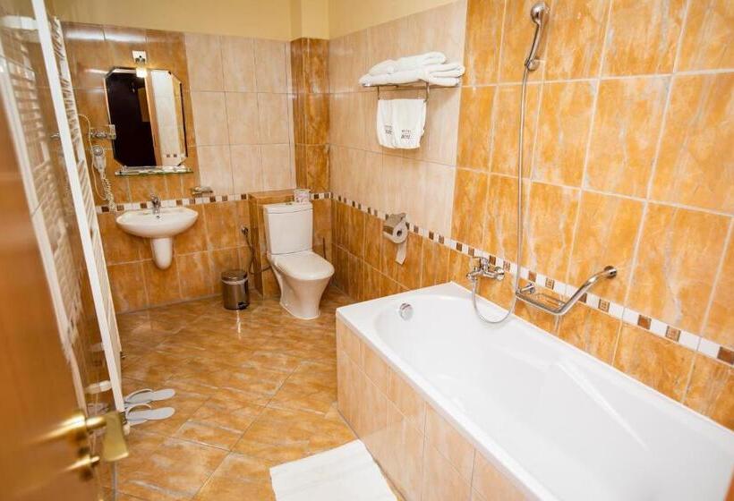 Номер Superior, Boss