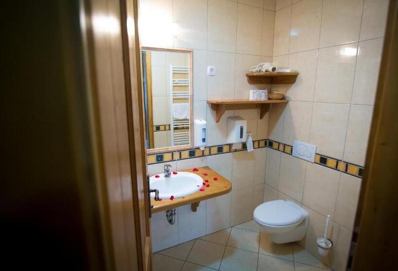 سوییت خانوادگی, Guesthouse Smogavc