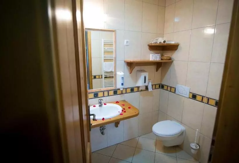 سوییت خانوادگی, Guesthouse Smogavc