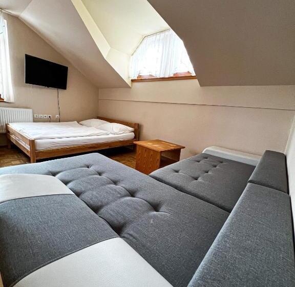 سوییت خانوادگی, Guesthouse Smogavc