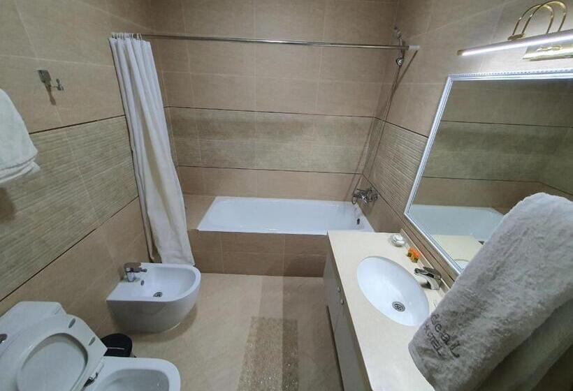 غرفة سوبيريور ثلاثية, Ideal