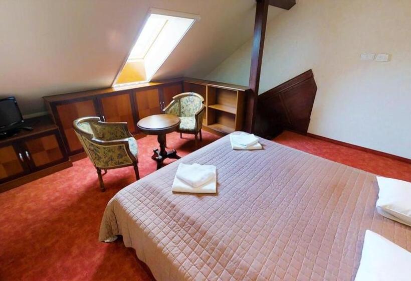 חדר דלוקס, Nelson