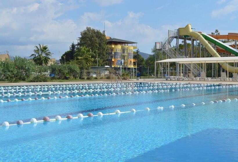 اتاق استاندارد چهار تخته با چشمانداز دریا, Bülent Kocabaş Selinus Beach Club