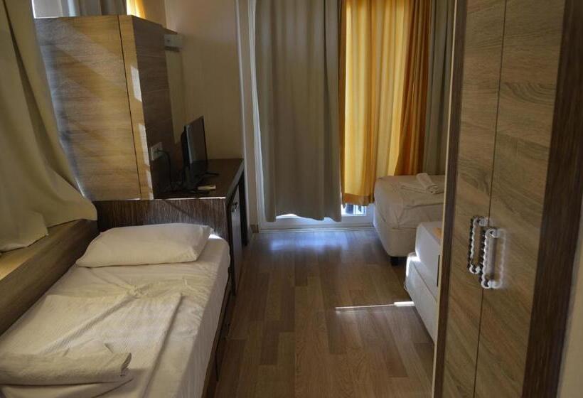 اتاق استاندارد چهار تخته با چشمانداز دریا, Bülent Kocabaş Selinus Beach Club