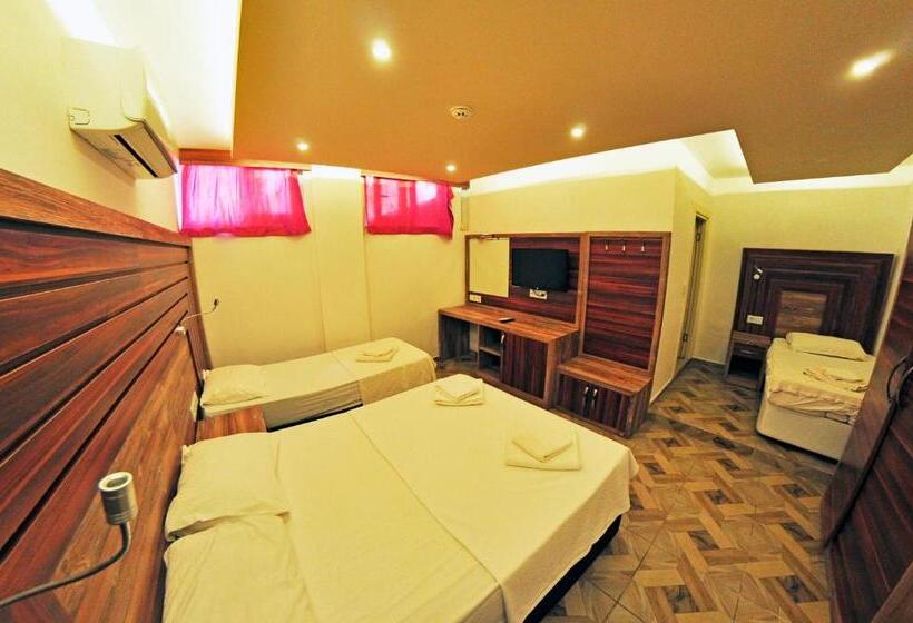 اتاق خانوادگی, Bülent Kocabaş Selinus Beach Club