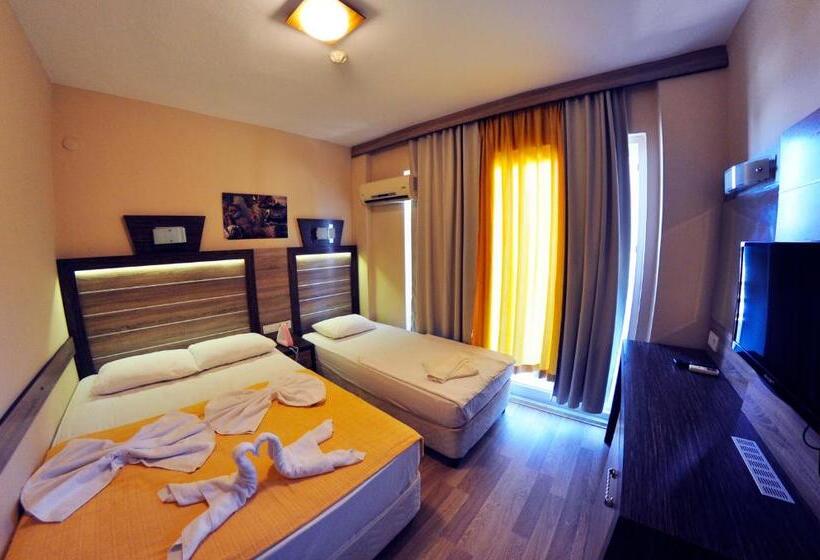 اتاق استاندارد سه نفره, Bülent Kocabaş Selinus Beach Club