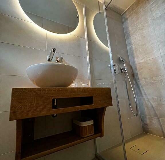 اتاق استاندارد چهار تخته, Guesthouse Smogavc