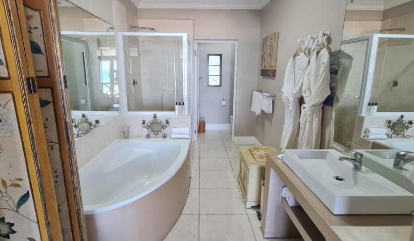 اتاق لوکس, On The Beach Guesthouse Jeffreys Bay