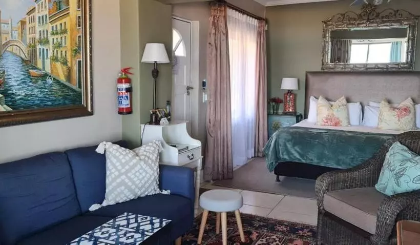 Deluxe-huone, On The Beach Guesthouse Jeffreys Bay