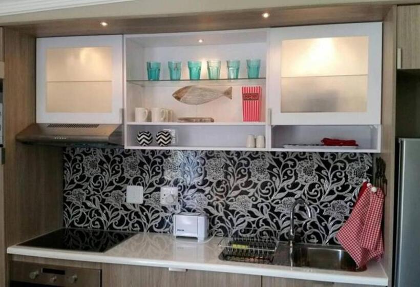 Люкс 2 Спальни, On The Beach Guesthouse Jeffreys Bay