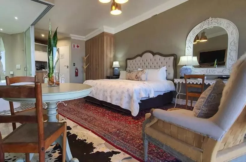 Deluxe-studio, On The Beach Guesthouse Jeffreys Bay