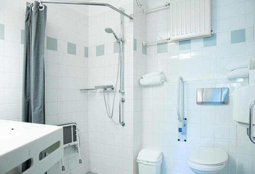 장애인을 위한 스탠다드 룸, 50|50 Hotel Belmont