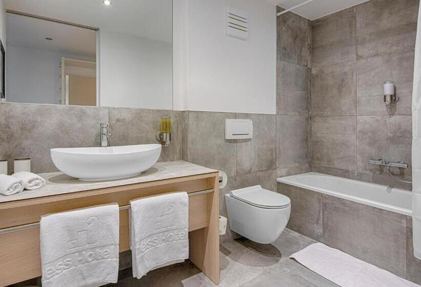 Номер Стандарт Индивидуальный с Балконом, Business Hotel Maier   Kontaktloser Check In