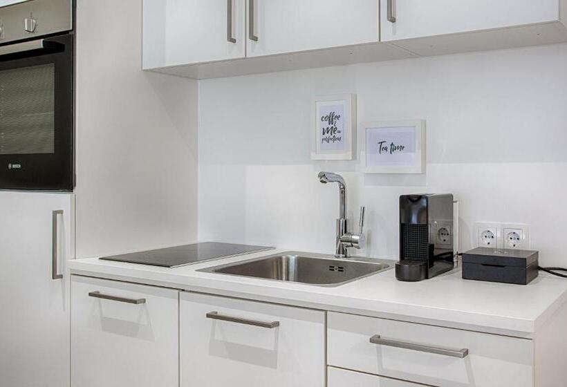 غرفة قياسية مزوَّدة بشُرفة, Business Hotel Maier   Kontaktloser Check In