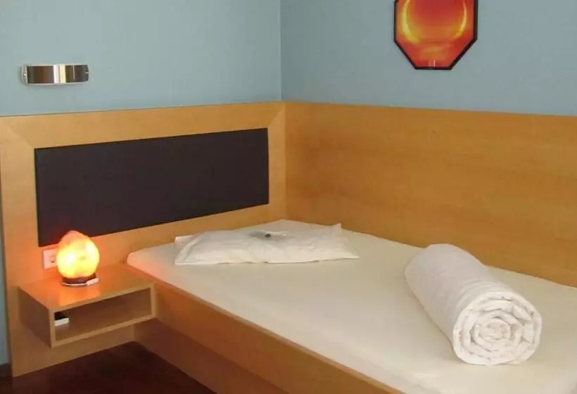 Standard Yhden Hengen Huone, Businesshotel Valerian
