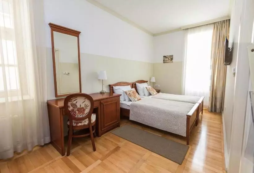 コンフォートルーム, Heritage Hotel Frankopan