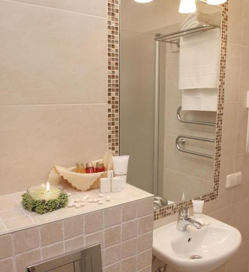 اتاق کلاسیک یک تخته, Conviva