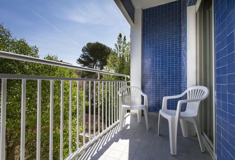 Трехместный Номер Superior, Desire