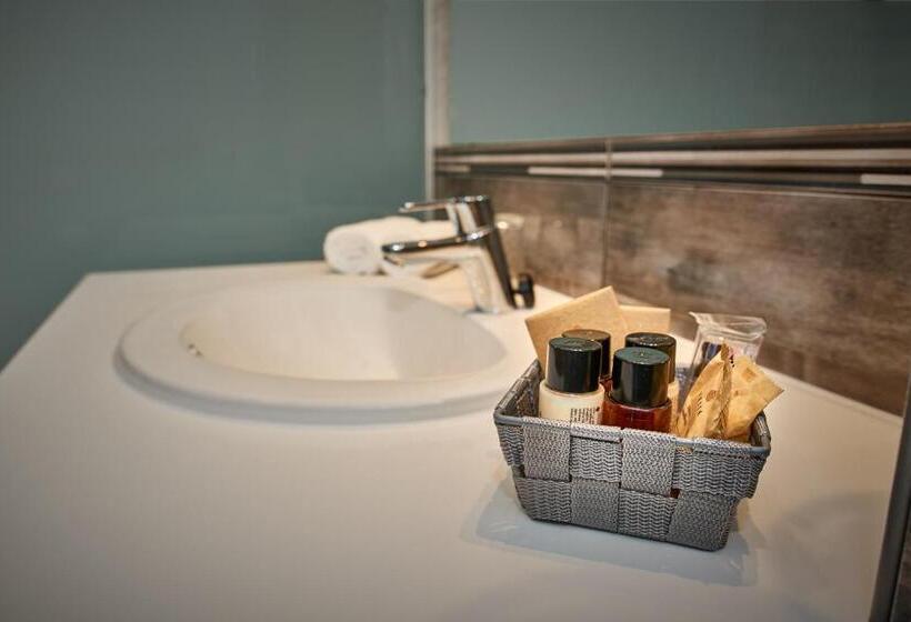 غرفة سوبيريور, Europa