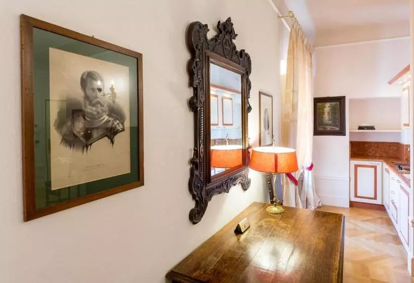 سوییت جونیور, Palazzo Dalla Rosa Prati