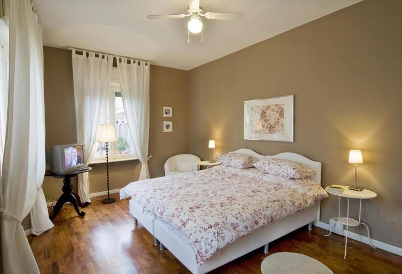 آپارتمان 2 خوابه, Palazzo Dalla Rosa Prati