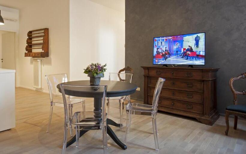 سوئیت دلوکس 2 خوابه, Palazzo Dalla Rosa Prati