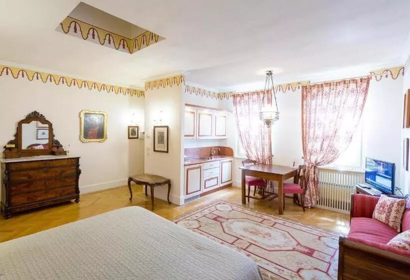 سوییت جونیور لوکس, Palazzo Dalla Rosa Prati