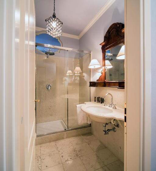 سوییت جونیور, Palazzo Dalla Rosa Prati