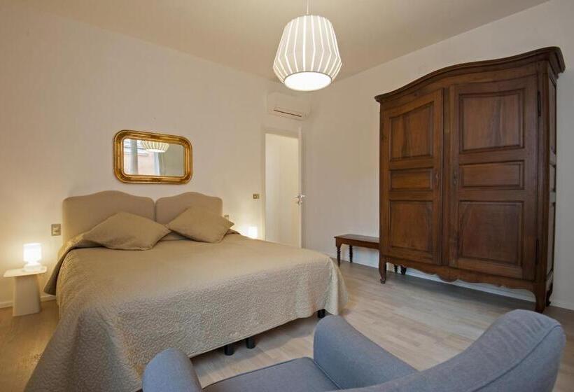 سوئیت دلوکس 2 خوابه, Palazzo Dalla Rosa Prati